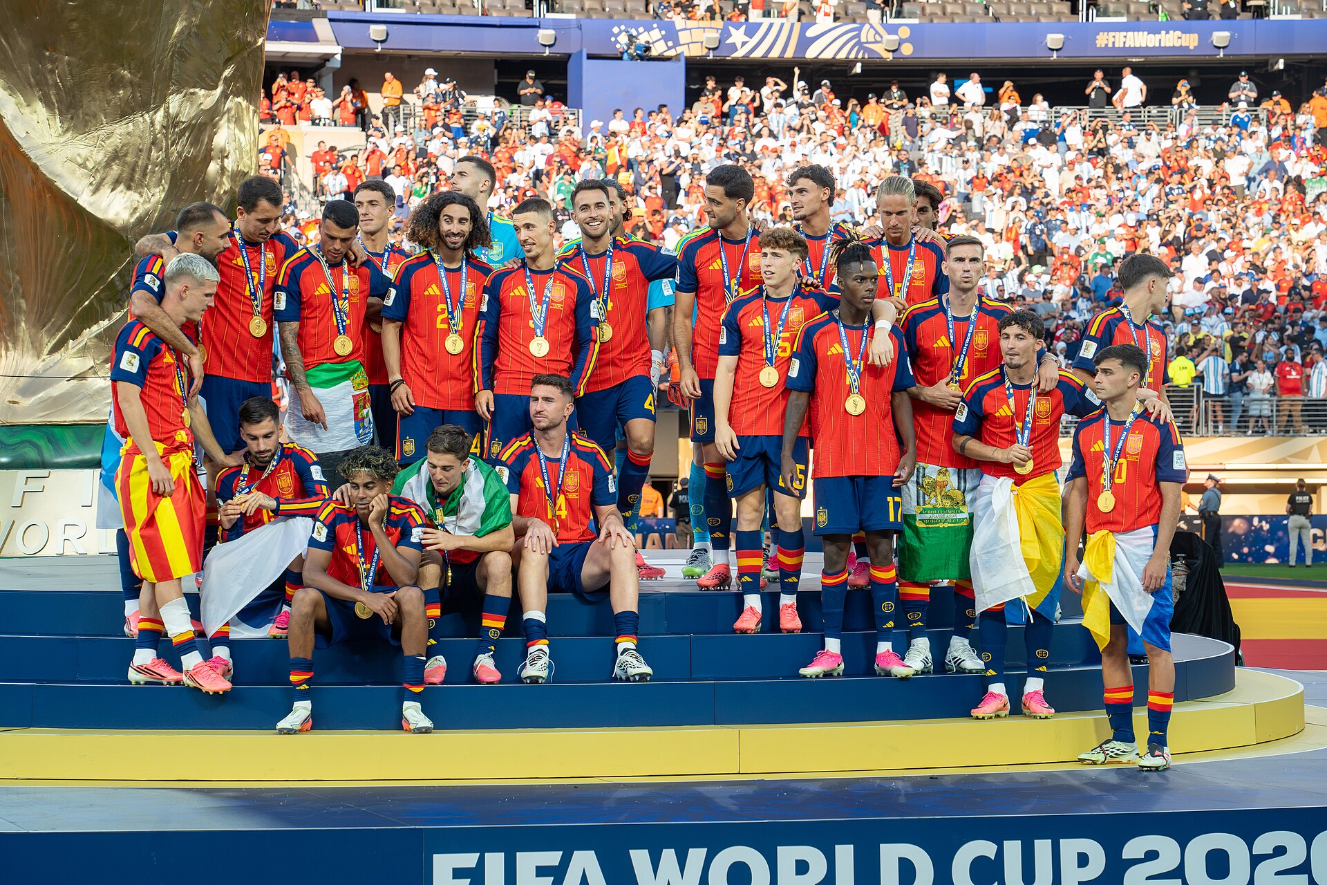 Los jugadores de España, con sus medallas, tras ganar el Mundial 2026